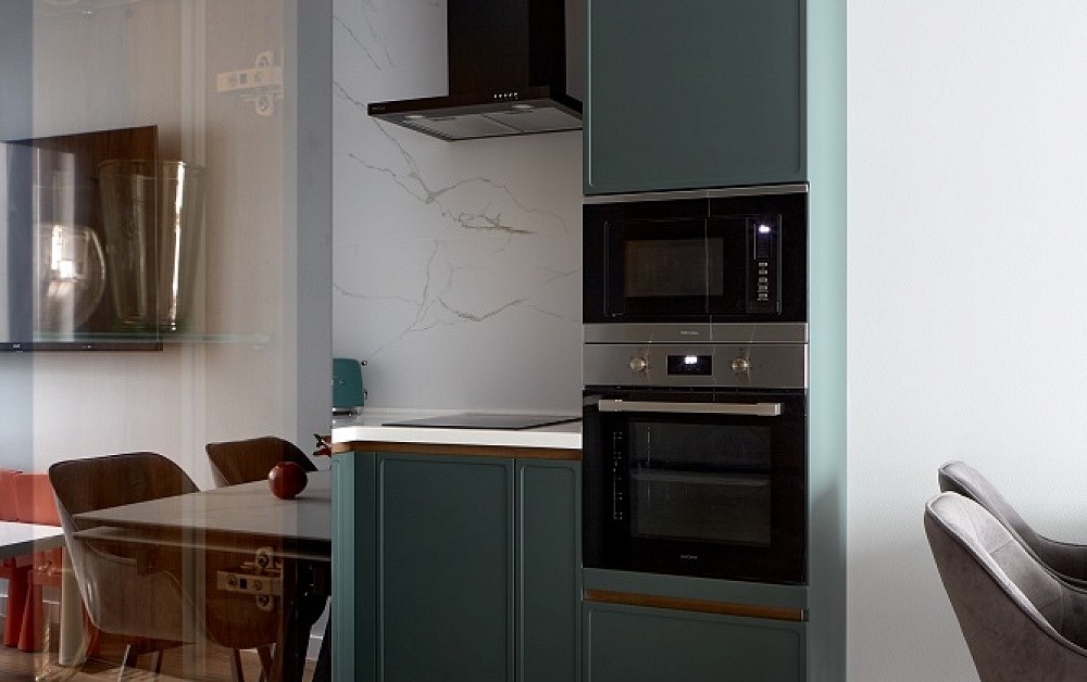 Умная кухня с интегрированным винным стеллажом