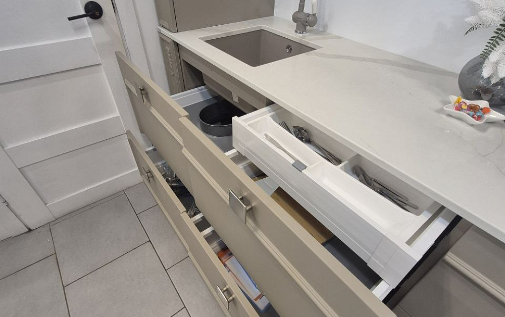 Кухня Астрид / г. Санкт-Петербург, пр-т Будённого, д. 27, кор. 1, стр.1