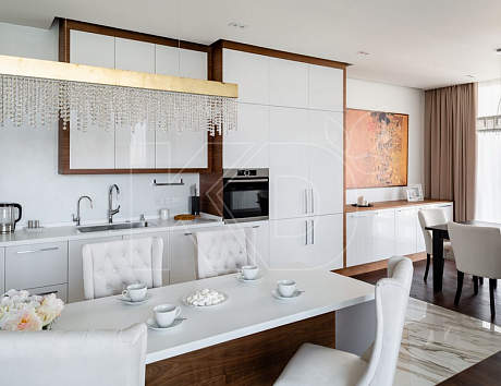 белая кухня в квартире