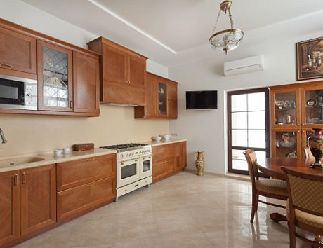 кухня из массива дерева