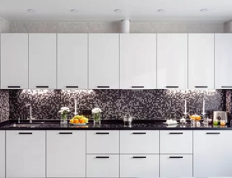 Светлая кухня в Санкт-Петербурге