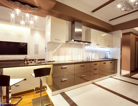 Коричневая кухня в Новосибирске