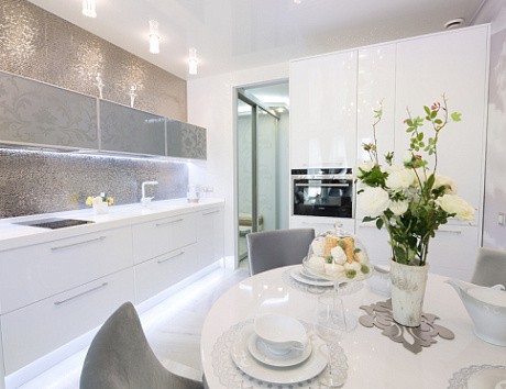 Белая кухня в Санкт-Петербурге