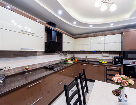 Коричневая кухня в Чите