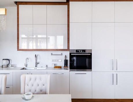 Белая кухня в Санкт-Петербурге