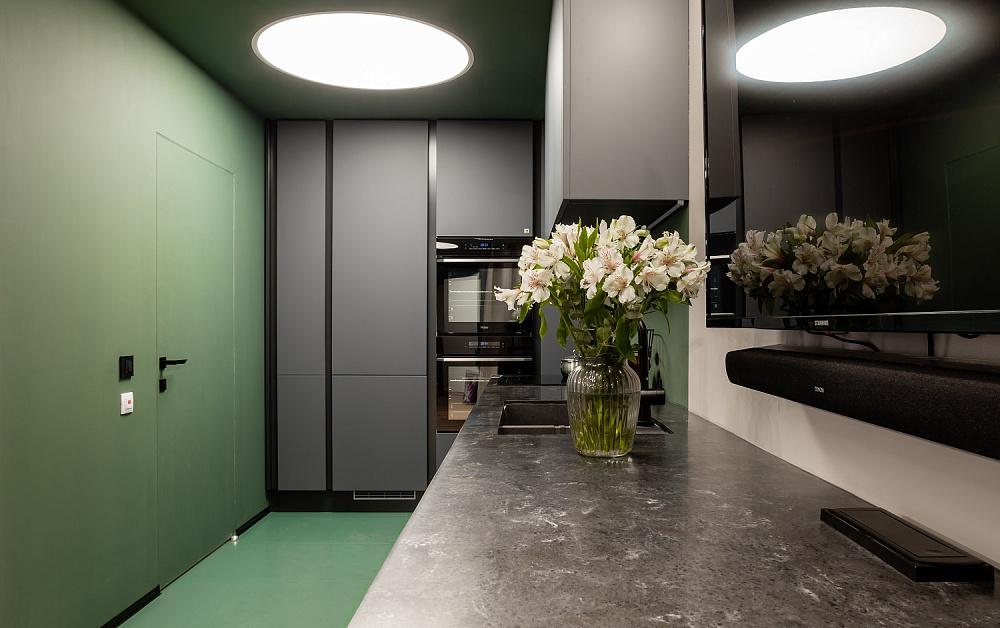 Графитовая кухня для ТВ-проекта «Дачный Ответ»